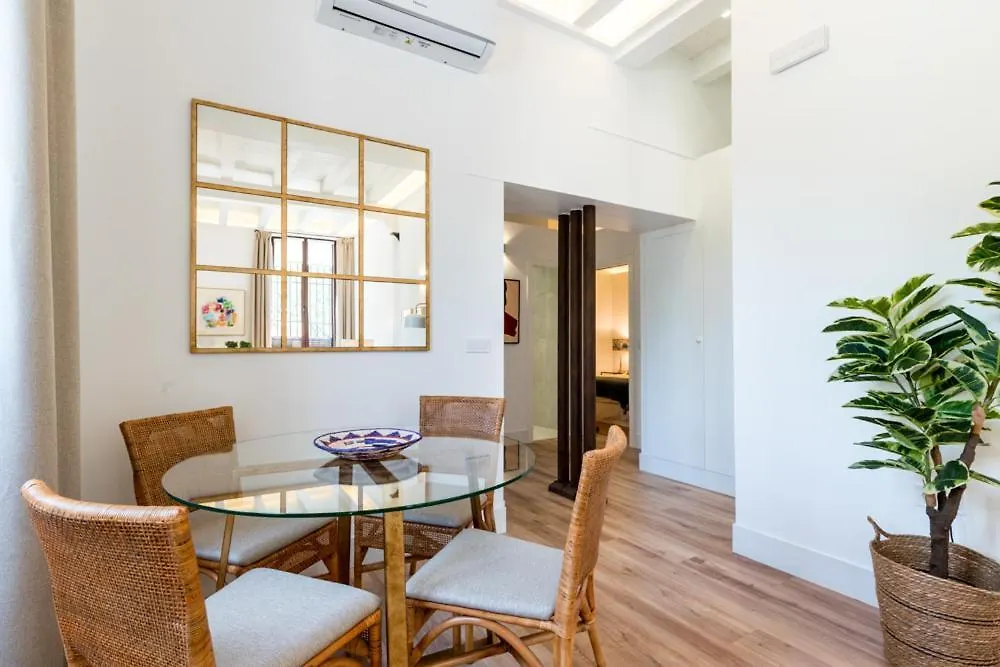 Puerta Real Home Apartment 2 塞维利亚 0*,